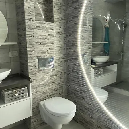 La Malul Marii Appartement *