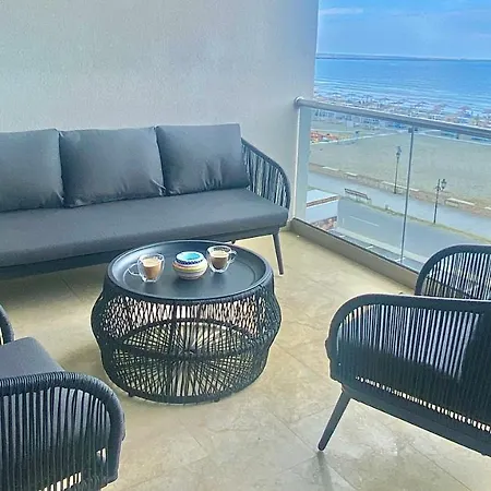 La Malul Marii Appartement